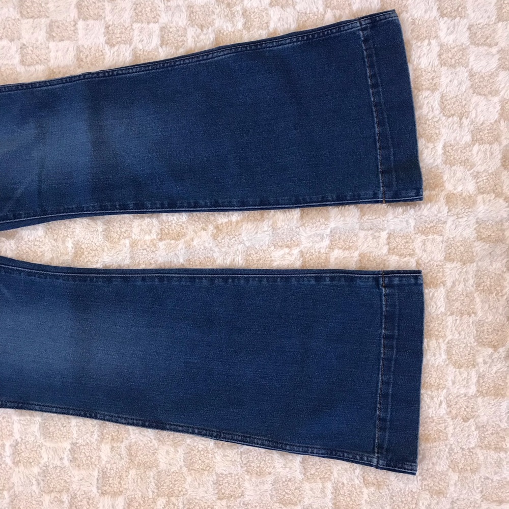 Wrangler Bootcut Jeans - Picture 10 of 10